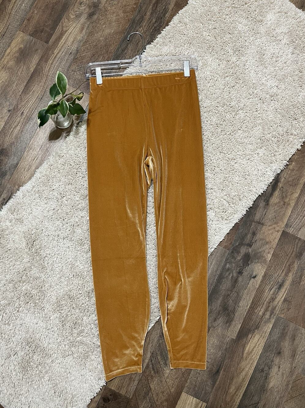 Fabletics Size Small Light Honey Velour High Waisted Ankle Length Emma Leggings